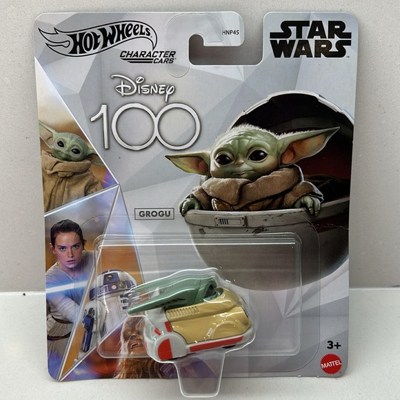 Hot Wheels Disney 100 Yoda and Mandalorian Cars - Picture 2 of 6